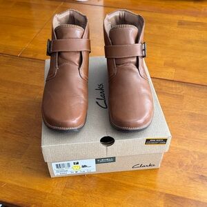 Clarks Women’s Tan Leather Boots